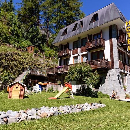 Hotel Genzianella Чамполук Екстериор снимка
