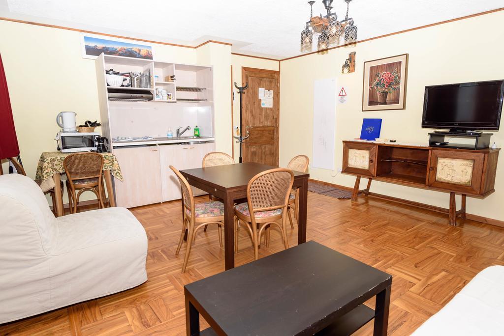 Hotel Genzianella Чамполук Екстериор снимка