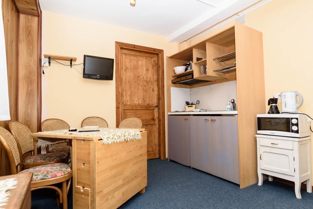 Hotel Genzianella Чамполук Екстериор снимка
