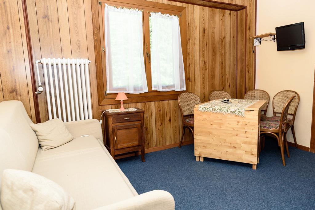 Hotel Genzianella Чамполук Екстериор снимка
