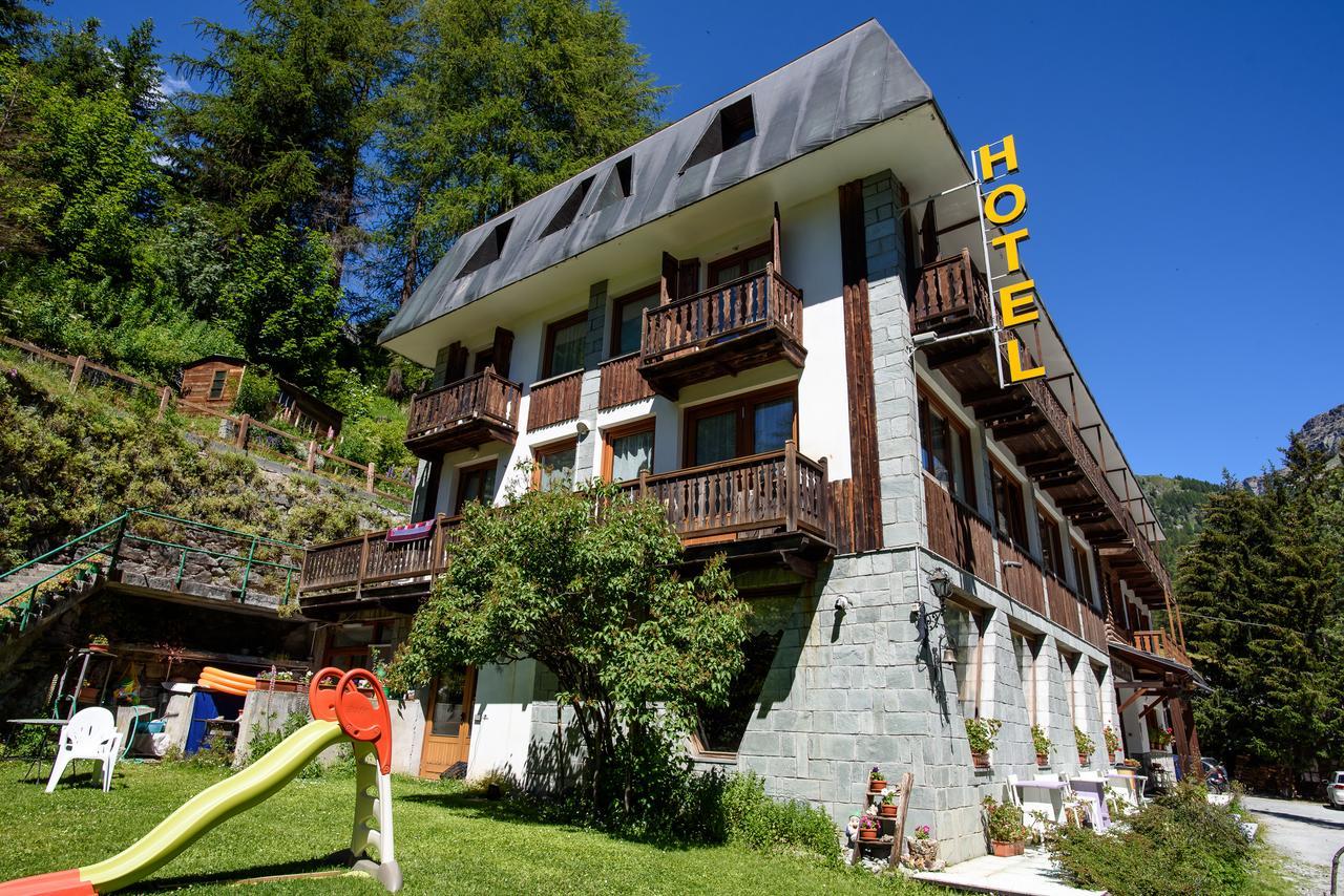 Hotel Genzianella Чамполук Екстериор снимка