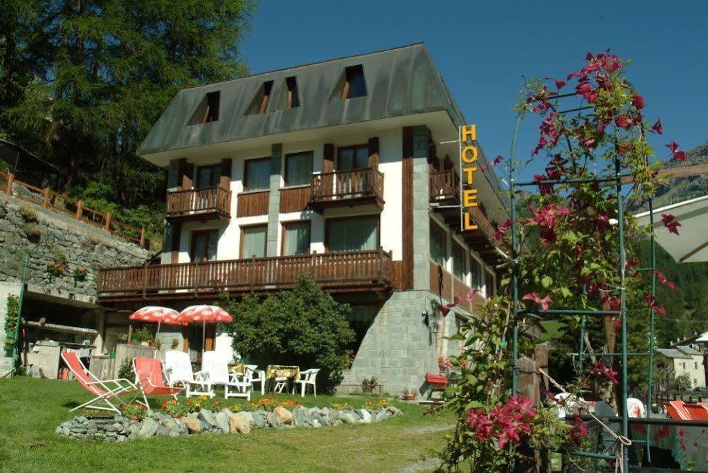 Hotel Genzianella Чамполук Екстериор снимка